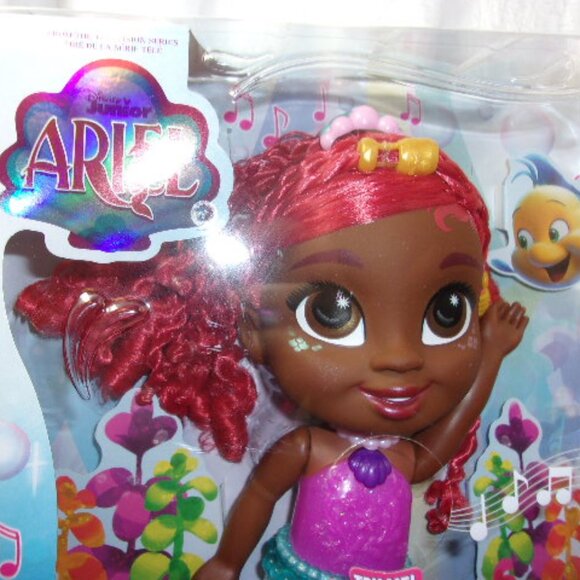 T-160 NEW IN PACKAGE DISNEY JR. ARIEL SPLASH AND GLOW DOLL - Picture 3 of 11